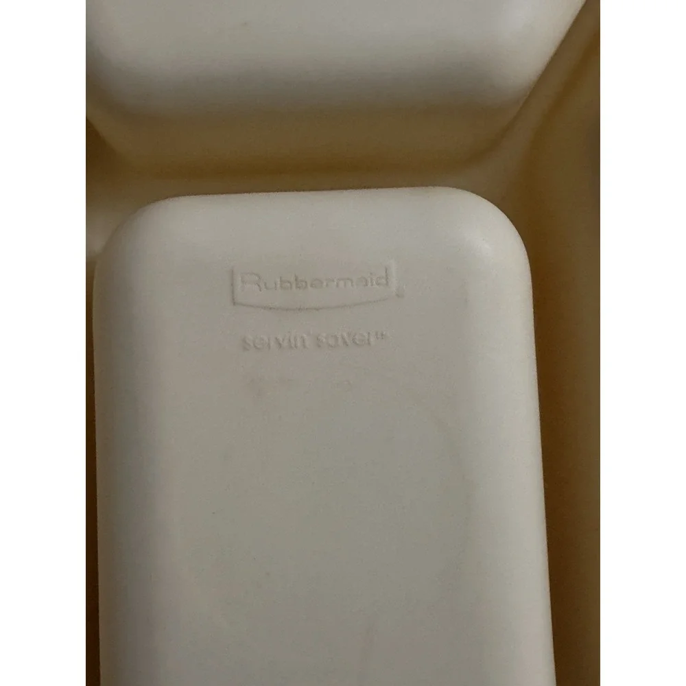 Rubbermaid Servin Saver 0833 Divided Serving Vegetable Tray Almond Vintage